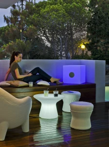 3197 CUBY 45 PLAY STOLIK Z PODŚWIETLENIEM BIAŁY New Garden